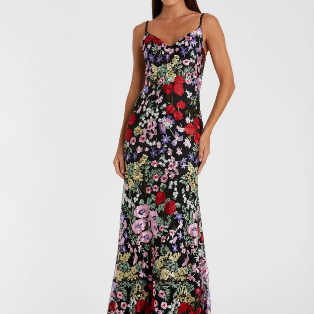 Mac Duggal size 12 Embroidered Black Floral maxi Gown,sweetheart neckline